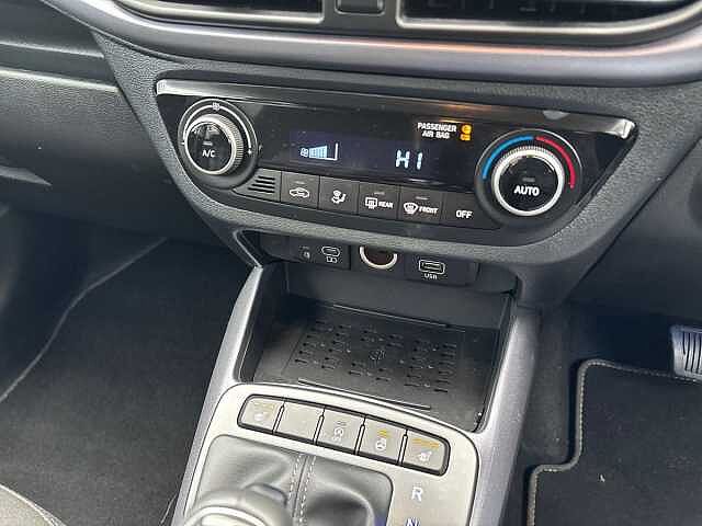 Hyundai i10 1.0 [63] Premium 5dr Auto [Nav]