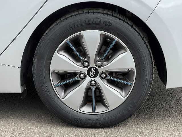 Hyundai Ioniq 1.6 GDi Plug-in Hybrid Premium SE 5dr DCT