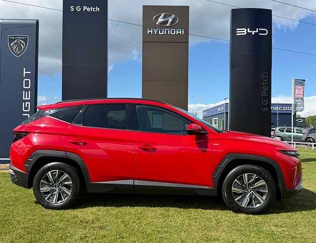 Hyundai TUCSON 1.6 TGDi 48V MHD SE Connect 5dr 2WD Red