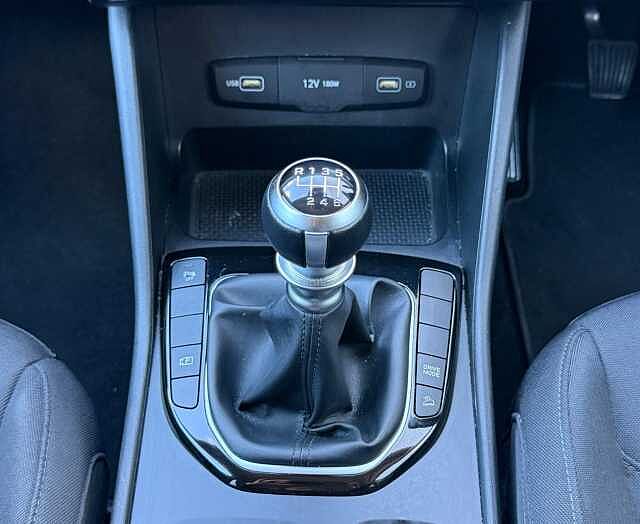 Hyundai TUCSON 1.6 T-GDi MHEV SE Connect Euro 6 (s/s) 5dr Red