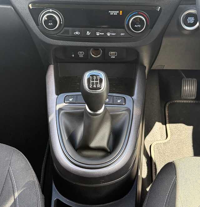 Hyundai I10 1.0 [63] Premium 5dr [Nav] White