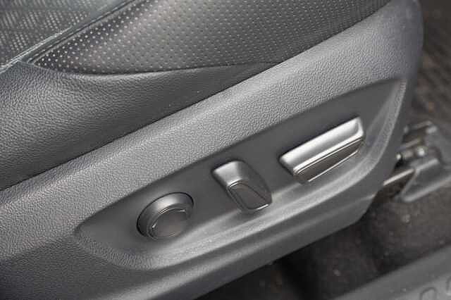 Toyota C-hr 1.8 Hybrid Excel 5dr CVT