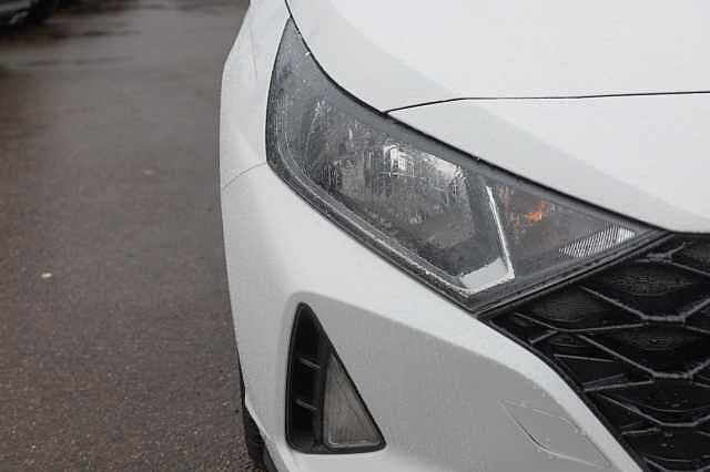 Hyundai I20 1.0T GDi 48V MHD SE Connect 5dr White