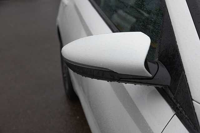 Hyundai I20 1.0T GDi 48V MHD SE Connect 5dr White