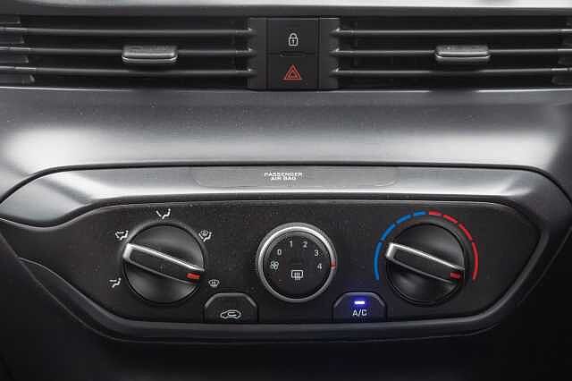 Hyundai I20 1.0T GDi 48V MHD SE Connect 5dr White