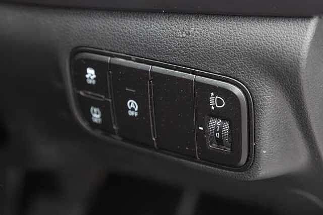 Hyundai I20 1.0T GDi 48V MHD SE Connect 5dr White