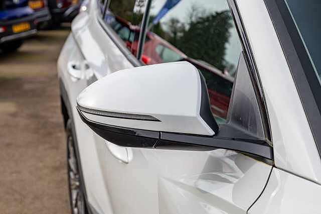 Hyundai TUCSON 1.6 TGDi 48V MHD SE Connect 5dr 2WD DCT White