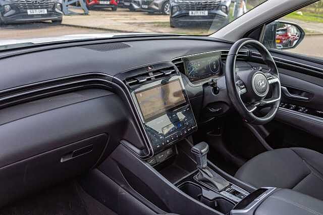Hyundai TUCSON 1.6 TGDi 48V MHD SE Connect 5dr 2WD DCT White