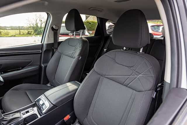 Hyundai TUCSON 1.6 TGDi 48V MHD SE Connect 5dr 2WD DCT White