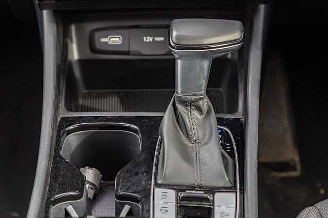 Hyundai TUCSON 1.6 TGDi 48V MHD SE Connect 5dr 2WD DCT White