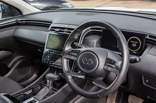 Hyundai TUCSON 1.6 TGDi 48V MHD SE Connect 5dr 2WD DCT White