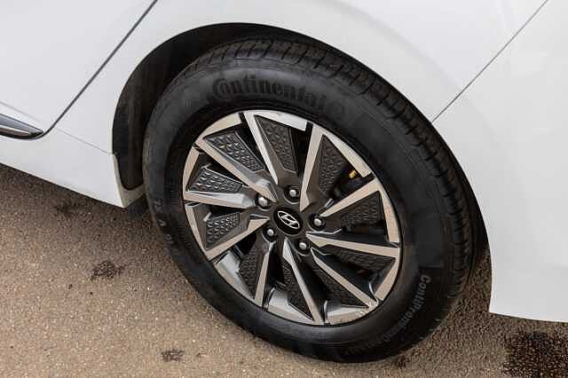 Hyundai IONIQ 100kW Premium SE 38kWh 5dr Auto White