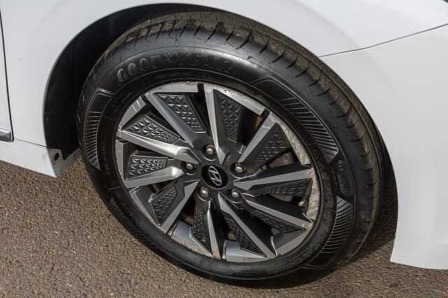 Hyundai IONIQ 100kW Premium SE 38kWh 5dr Auto White