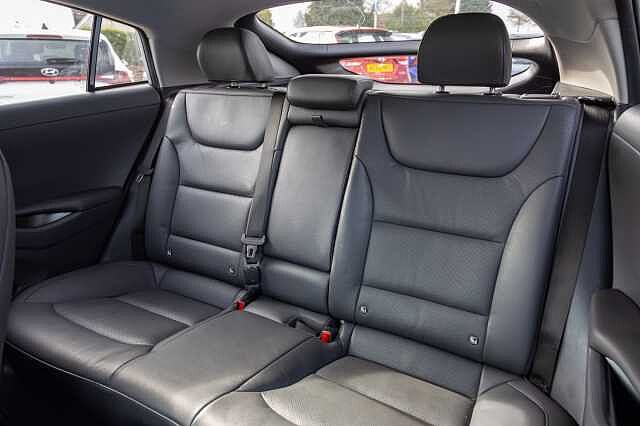 Hyundai IONIQ 100kW Premium SE 38kWh 5dr Auto White