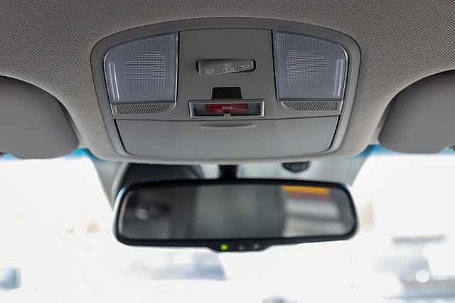 Hyundai IONIQ 100kW Premium SE 38kWh 5dr Auto White