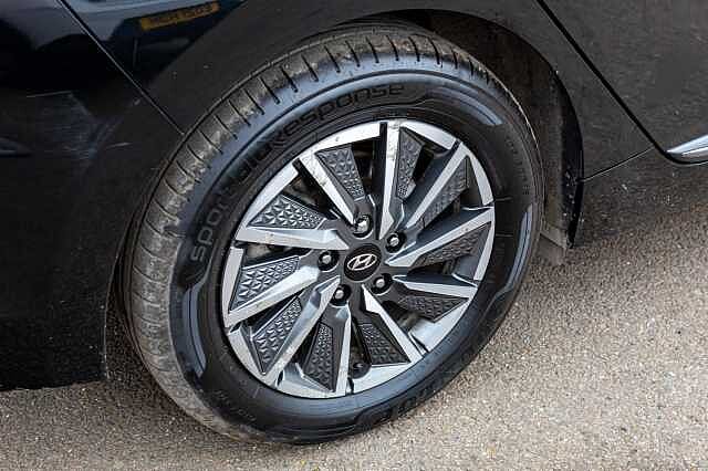 Hyundai IONIQ 100kW Premium 38kWh 5dr Auto Black