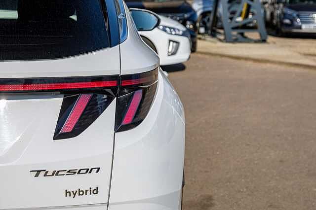 Hyundai TUCSON 1.6 TGDi Hybrid 230 Premium 5dr 2WD Auto White