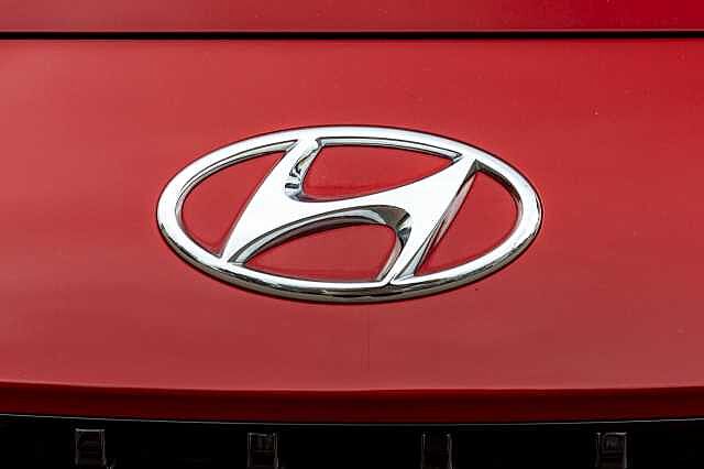 Hyundai KONA 1.6 GDi Hybrid Ultimate 5dr DCT Red