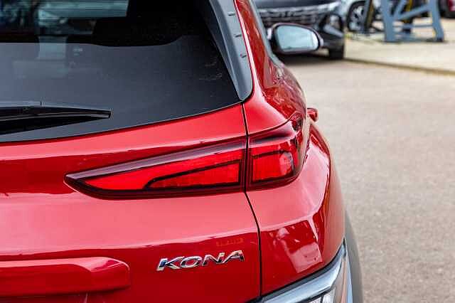 Hyundai KONA 1.6 GDi Hybrid Ultimate 5dr DCT Red