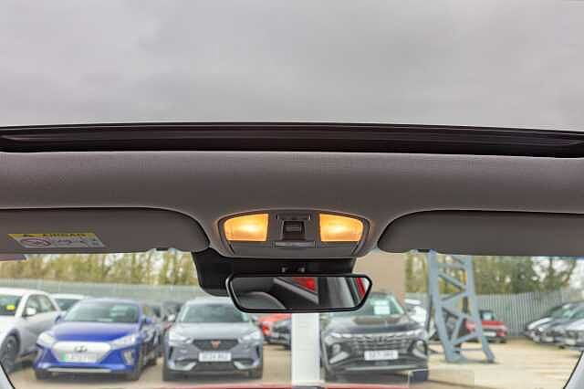 Hyundai KONA 1.6 GDi Hybrid Ultimate 5dr DCT Red