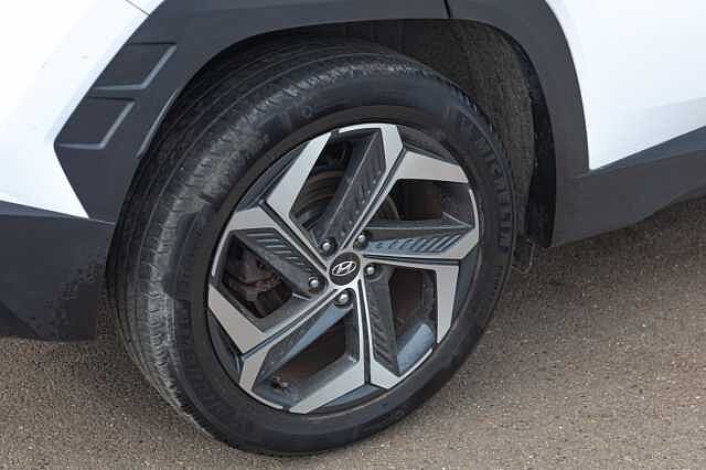 Hyundai TUCSON 1.6 TGDi Hybrid 230 Premium 5dr 2WD Auto White