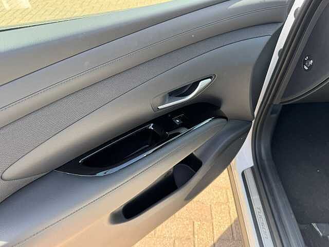 Hyundai TUCSON 1.6T Premium 5dr White