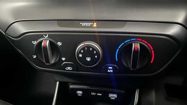 Hyundai I20 1.0 T-GDi Advance Hatchback 5dr Petrol DCT Euro 6 (s/s) (100 ps) Phantom Black