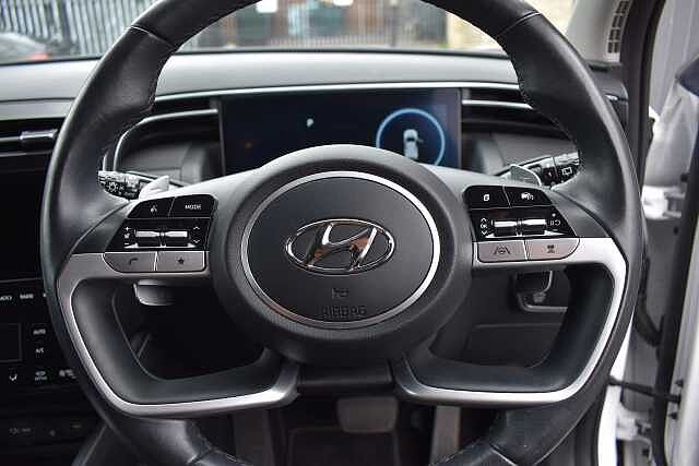 Hyundai TUCSON 1.6 TGDi Hybrid 230 Premium 5dr 2WD Auto White