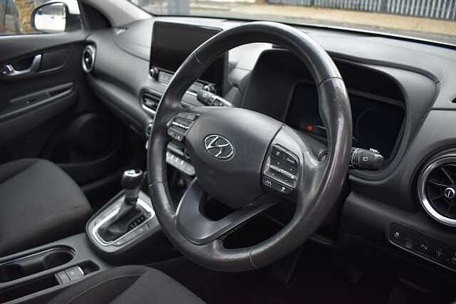Hyundai KONA 1.6 GDi Hybrid Premium 5dr DCT White
