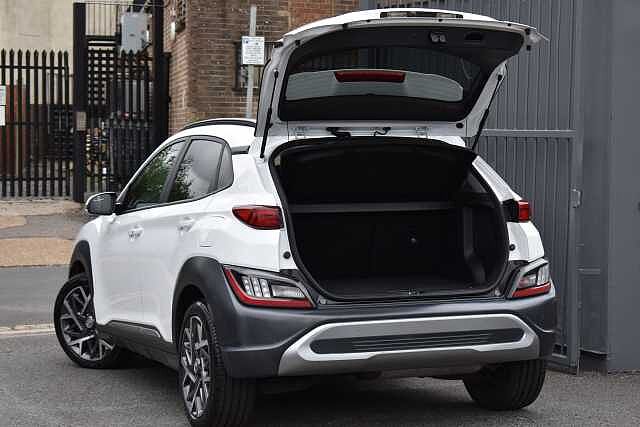 Hyundai KONA 1.6 GDi Hybrid Premium 5dr DCT White