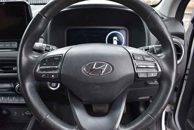 Hyundai KONA 1.6 GDi Hybrid Premium 5dr DCT White