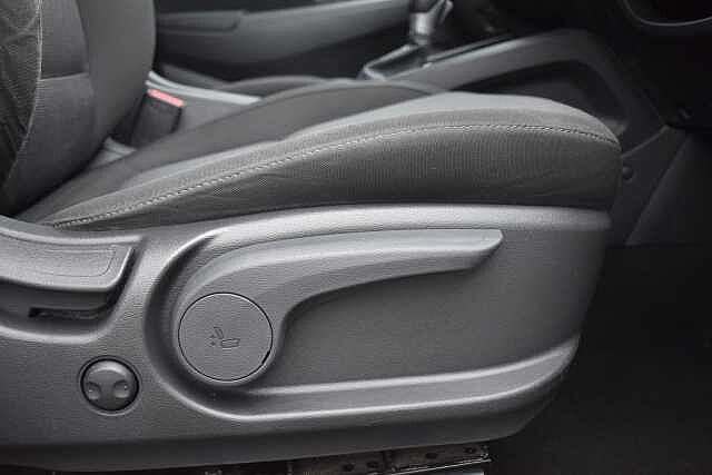 Hyundai KONA 1.6 GDi Hybrid Premium 5dr DCT White