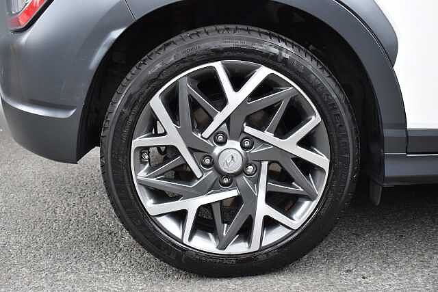Hyundai KONA 1.6 GDi Hybrid Premium 5dr DCT White