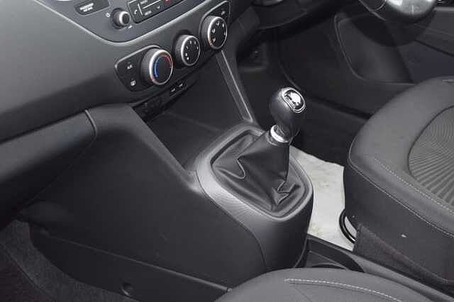 Hyundai I10 1.0 Play 5dr White