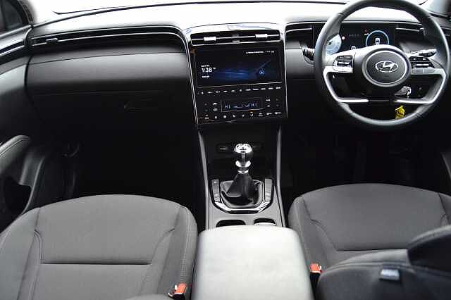 Hyundai TUCSON 1.6 TGDI SE CONNECT, SUPERB UNBLEMISHED EXAMPLE WITH ONLY 3970 MILES Atlas White