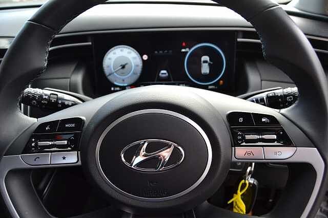 Hyundai TUCSON 1.6 TGDI SE CONNECT, SUPERB UNBLEMISHED EXAMPLE WITH ONLY 3970 MILES Atlas White