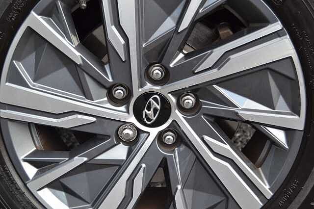 Hyundai TUCSON 1.6 TGDI SE CONNECT, SUPERB UNBLEMISHED EXAMPLE WITH ONLY 3970 MILES Atlas White