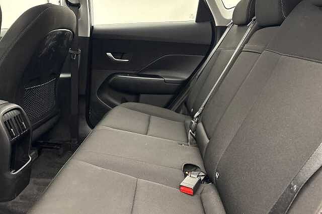 Hyundai KONA 1.6T 138 Advance 5dr Atlas White