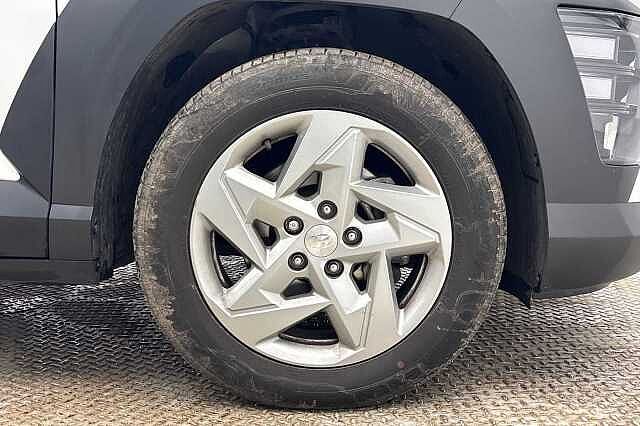 Hyundai KONA 1.6T 138 Advance 5dr Atlas White
