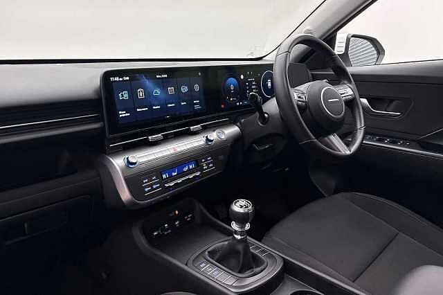 Hyundai KONA 1.6T 138 Advance 5dr Atlas White