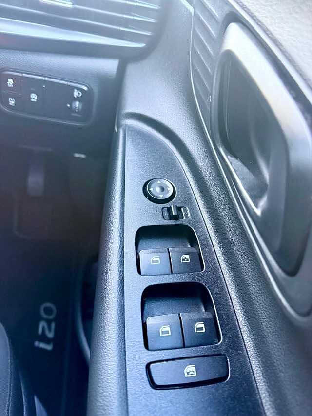 Hyundai I20 1.0T GDi 48V MHD SE Connect 5dr Green