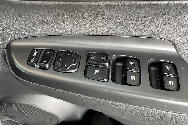 Hyundai KONA 64kWh Ultimate Auto 5dr (10.5kW Charger) Grey