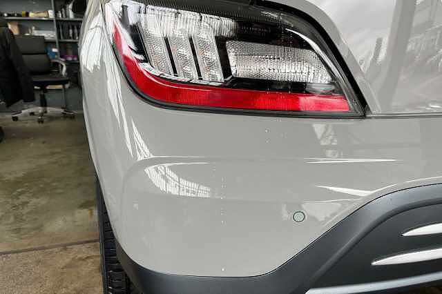 Hyundai KONA 39kWh Premium Auto 5dr (10.5kW Charger) Grey