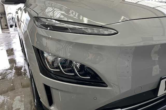 Hyundai KONA 39kWh Premium Auto 5dr (10.5kW Charger) Grey