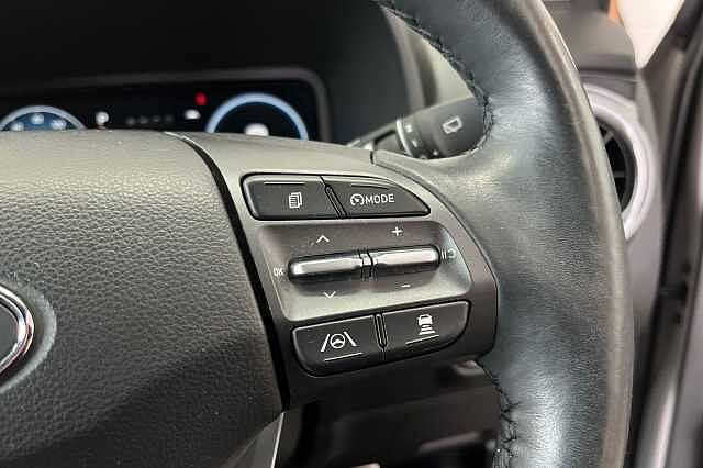 Hyundai KONA 39kWh Premium Auto 5dr (10.5kW Charger) Grey
