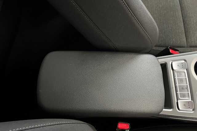 Hyundai KONA 39kWh Premium Auto 5dr (10.5kW Charger) Grey