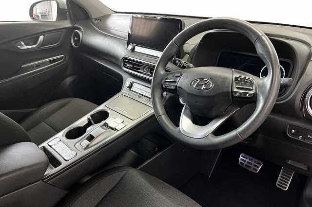 Hyundai KONA 39kWh Premium Auto 5dr (10.5kW Charger) Grey