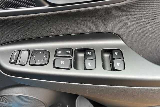 Hyundai KONA 1.6 h-GDi Premium DCT Euro 6 (s/s) 5dr Blue