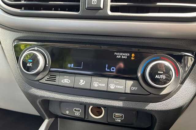 Hyundai I10 1.0 Premium Auto Euro 6 (s/s) 5dr Green
