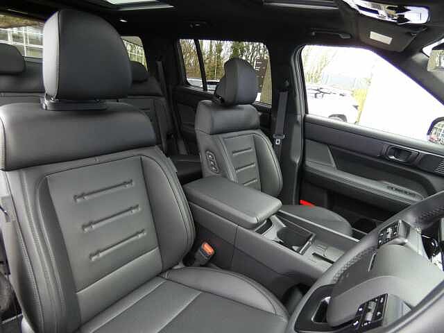 Hyundai SANTA FE 1.6 h T-GDi Calligraphy Auto 4WD Euro 6 (s/s) 5dr (7Seat) Black